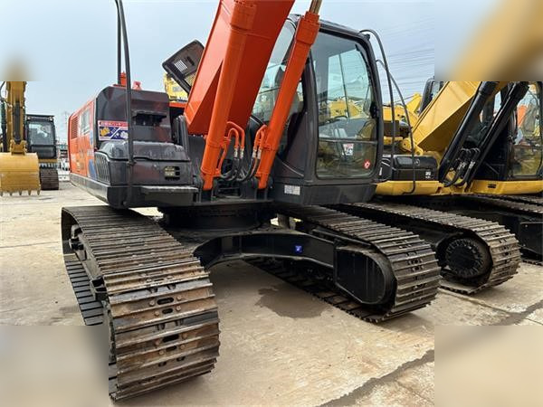 HITACHI ZX200-3G - Pelle sur chenille: photos 2 HITACHI ZX200-3G - Pelle sur chenille: photos 2