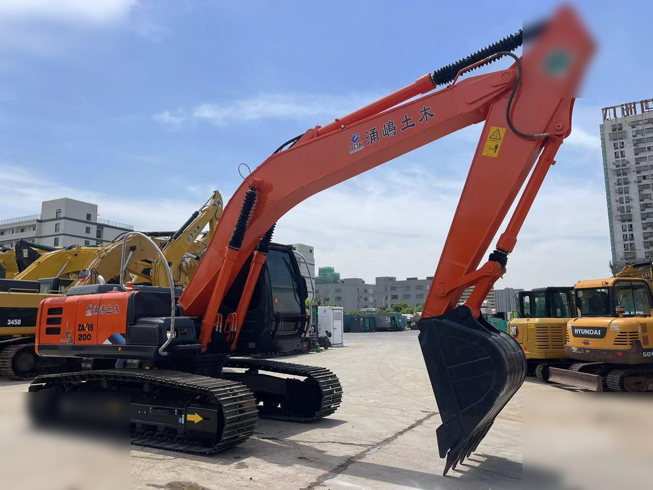 HITACHI ZX200 - Pelle sur chenille: photos 3 HITACHI ZX200 - Pelle sur chenille: photos 3
