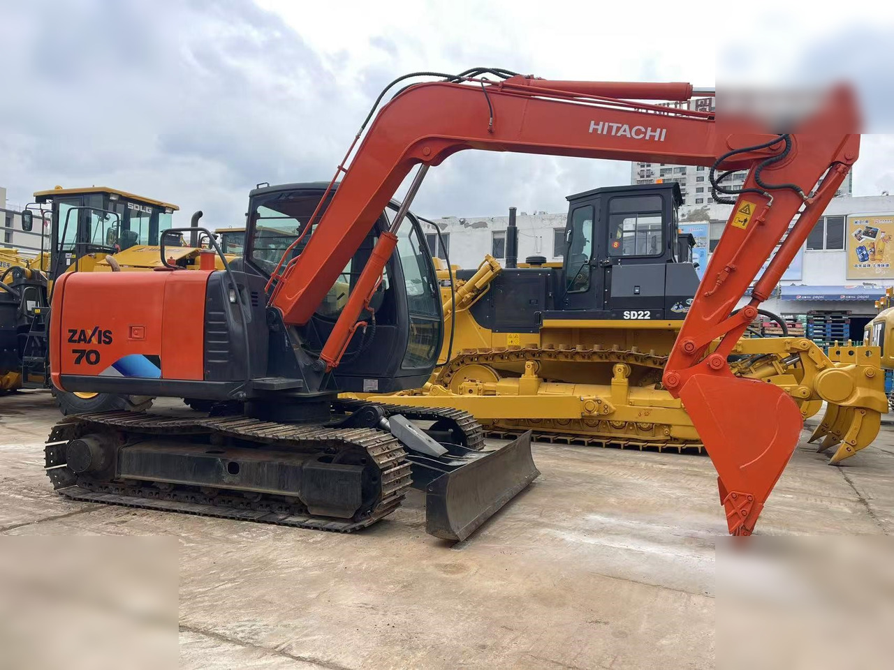 HITACHI ZX70-5G - Pelle sur chenille: photos 1 HITACHI ZX70-5G - Pelle sur chenille: photos 1