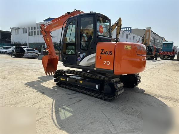 HITACHI ZX70 - Pelle sur chenille: photos 4 HITACHI ZX70 - Pelle sur chenille: photos 4
