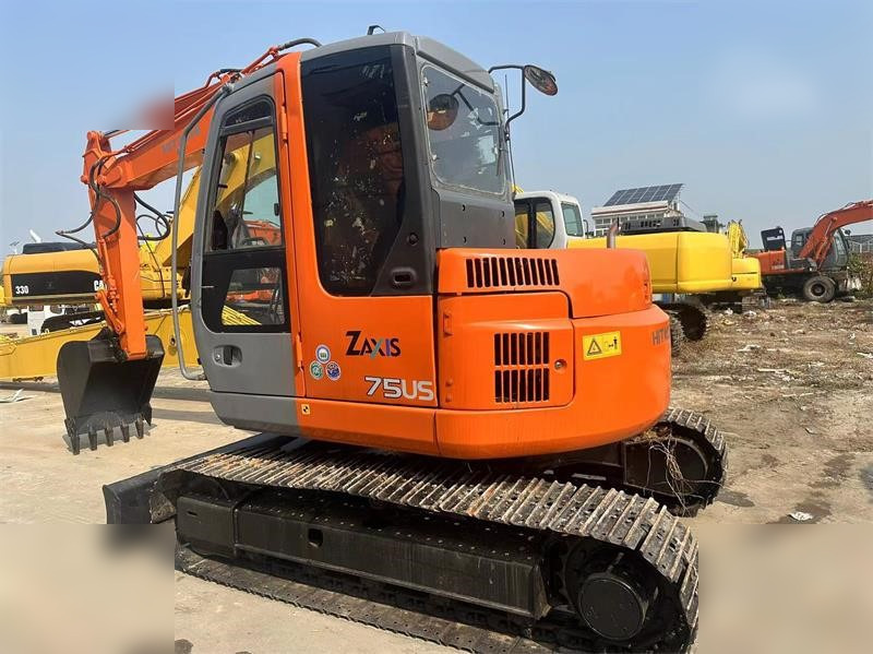 HITACHI ZX75US - Pelle sur chenille: photos 2 HITACHI ZX75US - Pelle sur chenille: photos 2