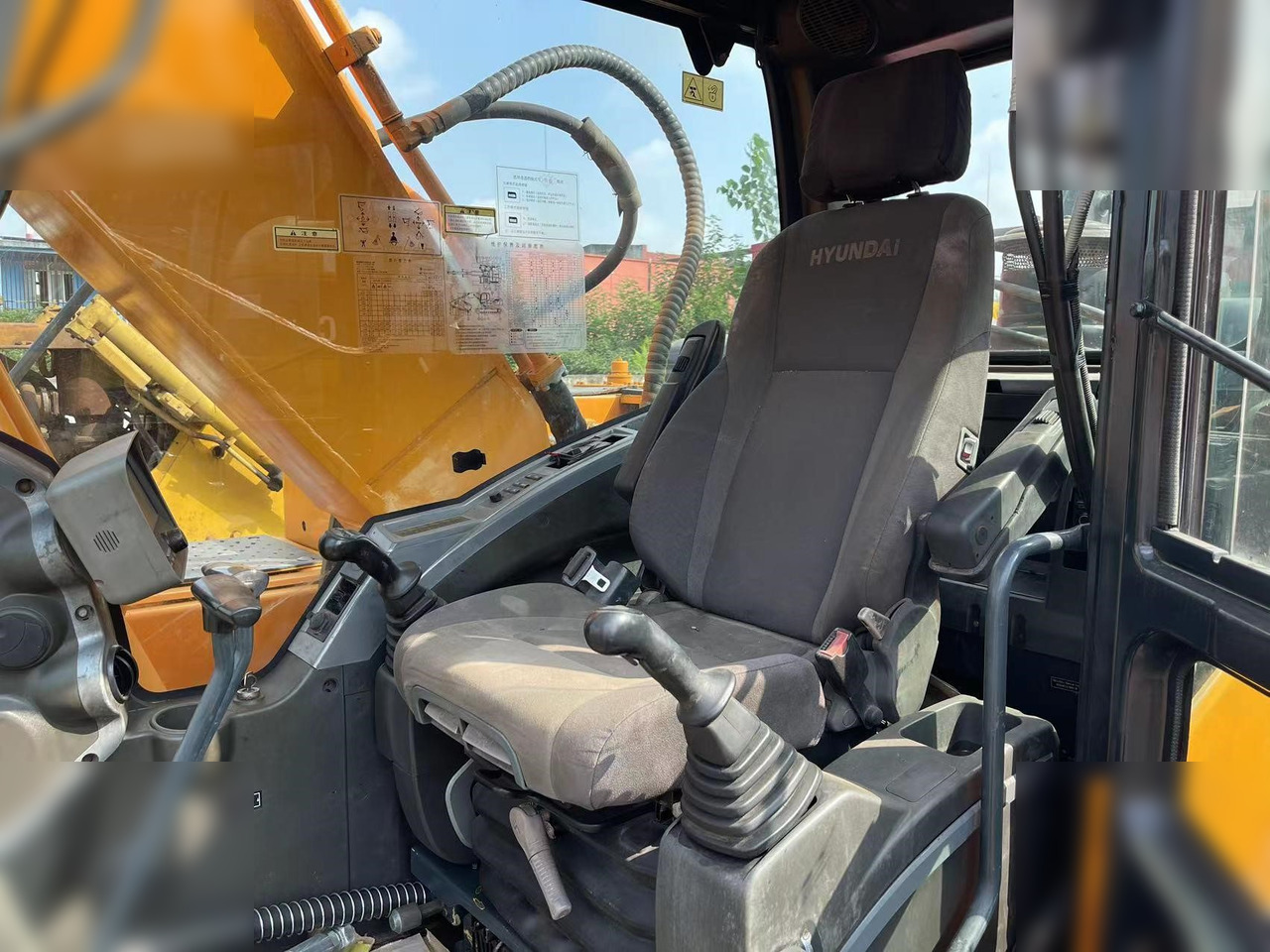 Pelle sur chenille HYUNDAI ROBEX 220 LC-9S: photos 6