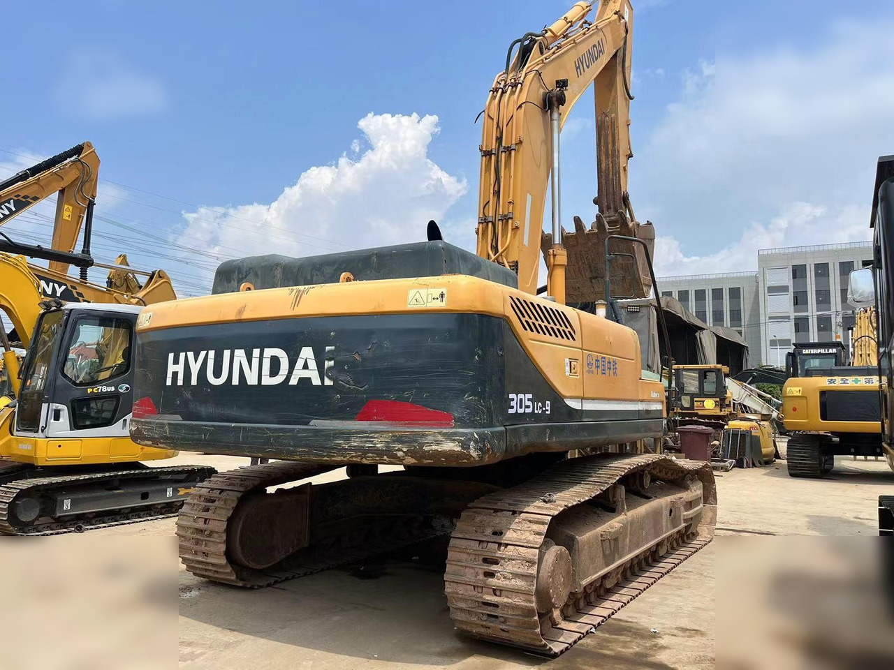 HYUNDAI ROBEX 305 LC-9S - Pelle sur chenille: photos 2 HYUNDAI ROBEX 305 LC-9S - Pelle sur chenille: photos 2
