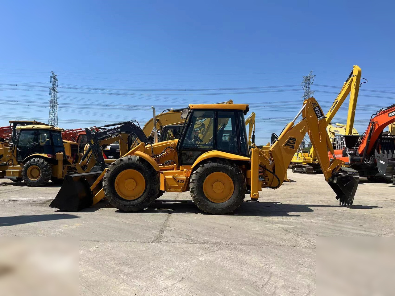 JCB 4CX - Tractopelle: photos 1 JCB 4CX - Tractopelle: photos 1