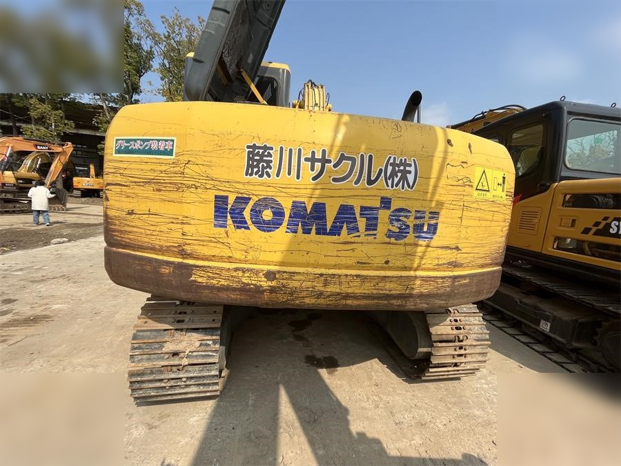 KOMATSU PC130-7 - Pelle sur chenille: photos 2 KOMATSU PC130-7 - Pelle sur chenille: photos 2