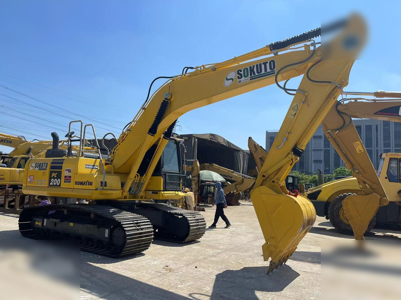 KOMATSU PC200-8 - Pelle sur chenille: photos 5 KOMATSU PC200-8 - Pelle sur chenille: photos 5