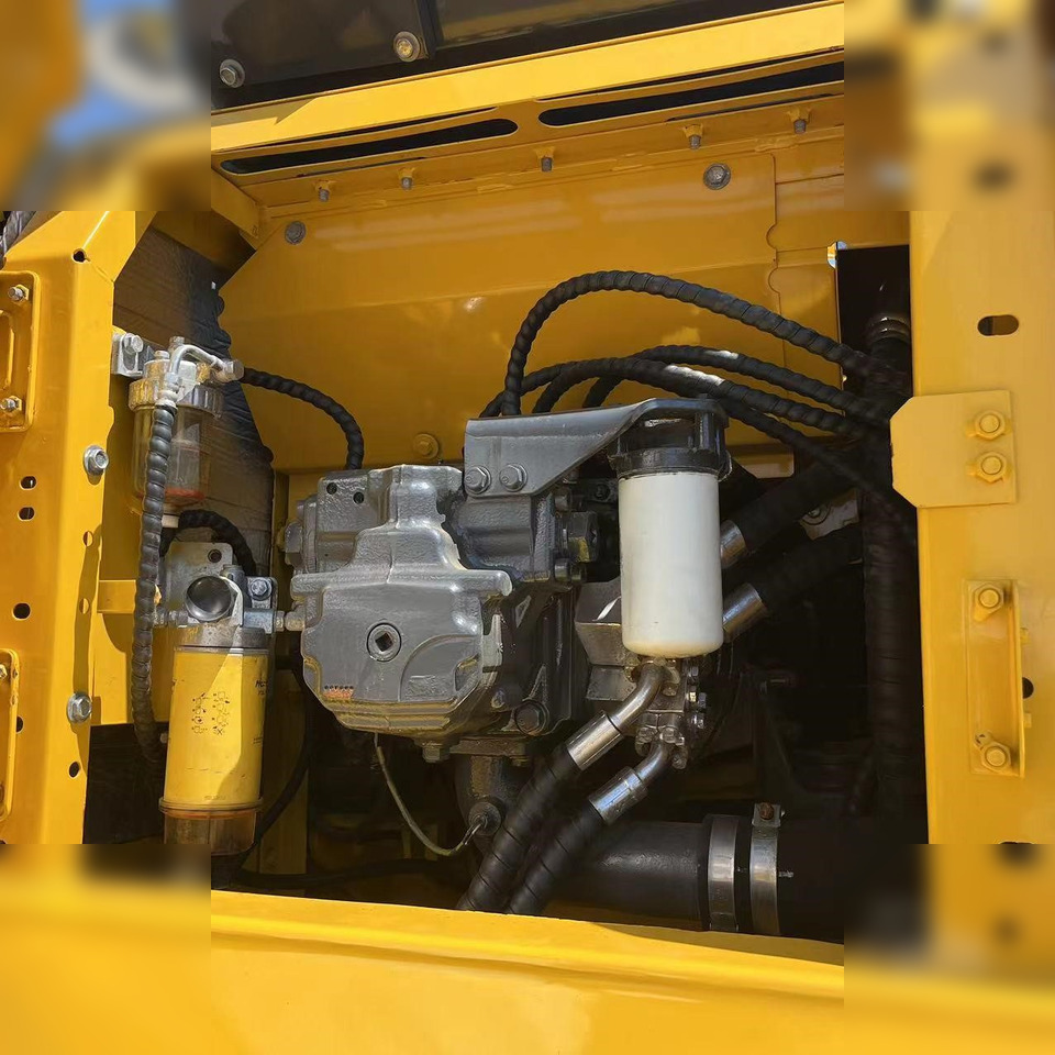 Pelle sur chenille KOMATSU PC200-8: photos 7