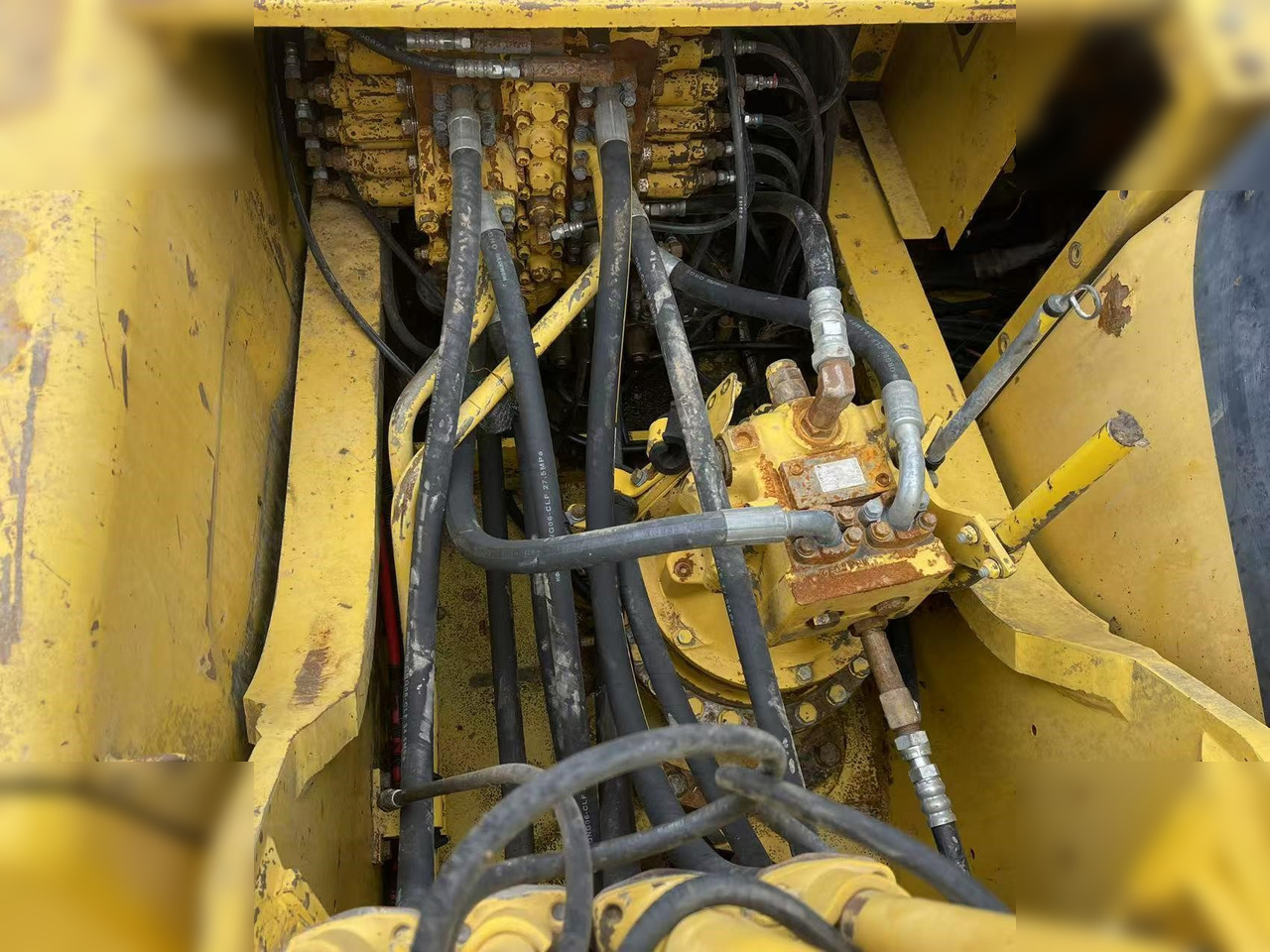 Pelle sur chenille KOMATSU PC220-7: photos 7