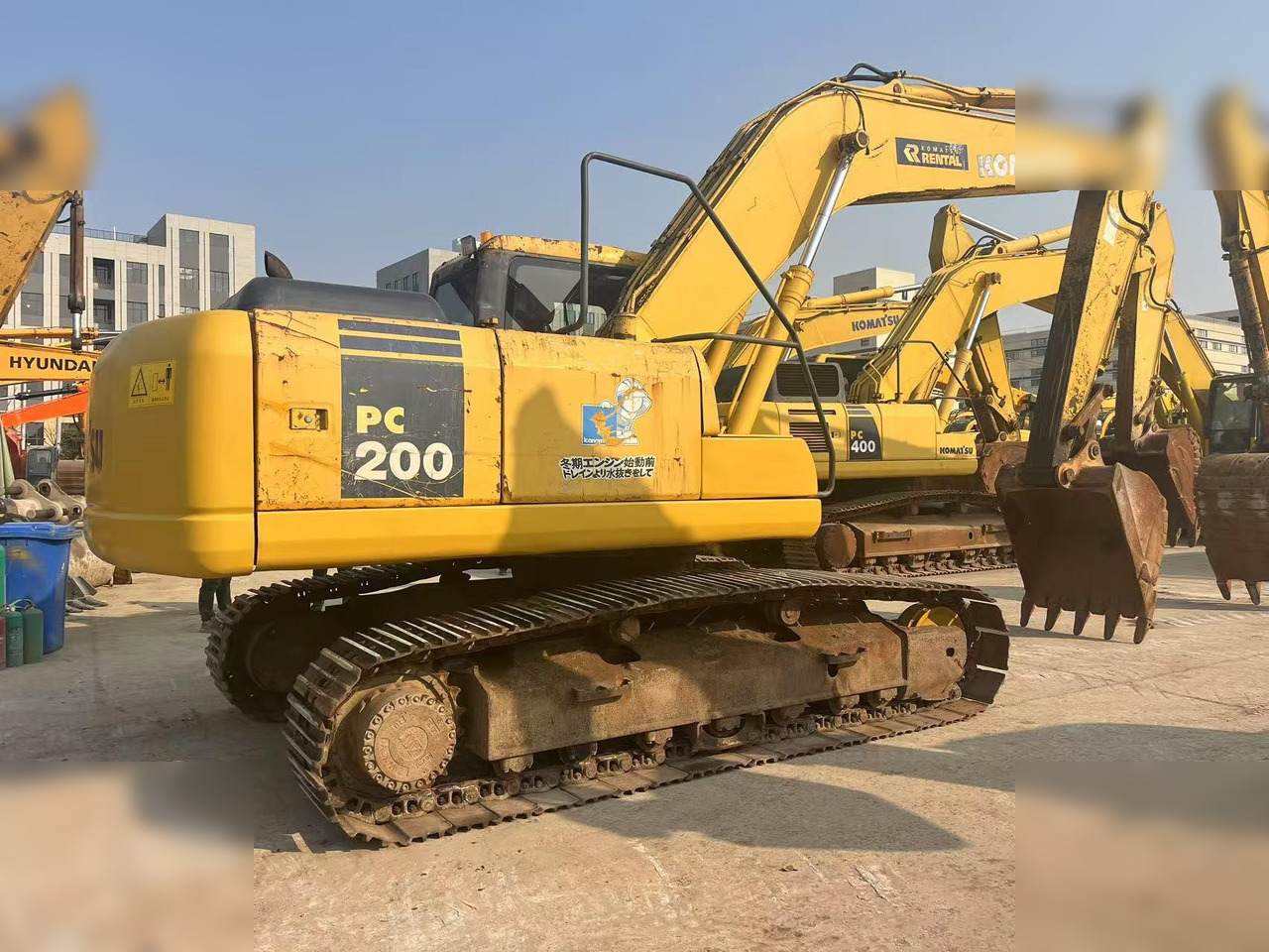 KOMATSU PC220-7 - Pelle sur chenille: photos 3 KOMATSU PC220-7 - Pelle sur chenille: photos 3