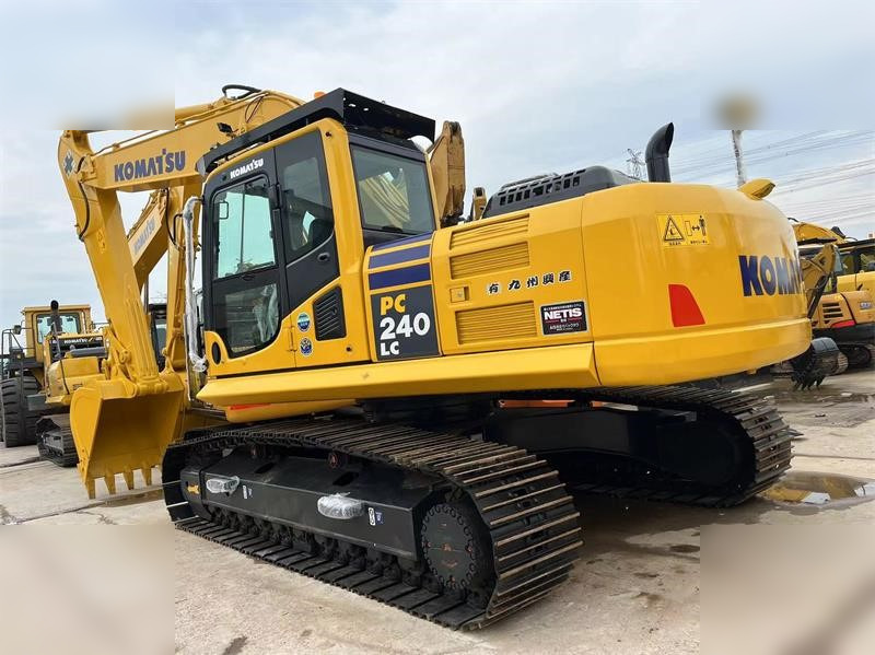 KOMATSU PC240 LC-8 - Pelle sur chenille: photos 2 KOMATSU PC240 LC-8 - Pelle sur chenille: photos 2