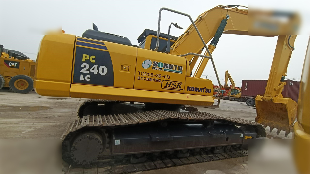 KOMATSU PC240 LC-8 - Pelle sur chenille: photos 1 KOMATSU PC240 LC-8 - Pelle sur chenille: photos 1