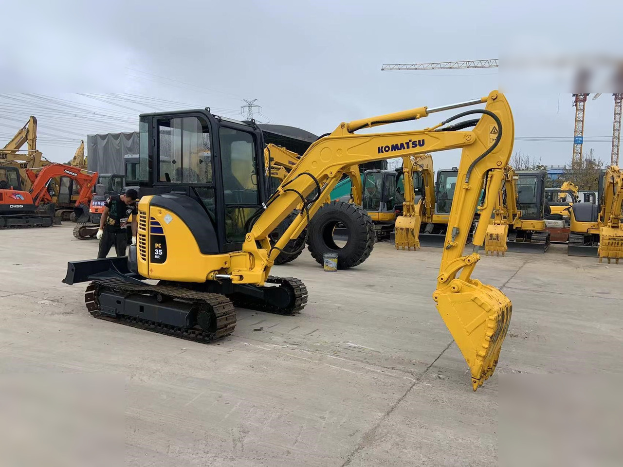 KOMATSU PC35MR-2 - Mini pelle: photos 4 KOMATSU PC35MR-2 - Mini pelle: photos 4