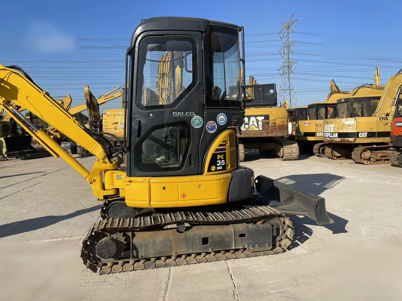 KOMATSU PC35MR-2 - Mini pelle: photos 1 KOMATSU PC35MR-2 - Mini pelle: photos 1