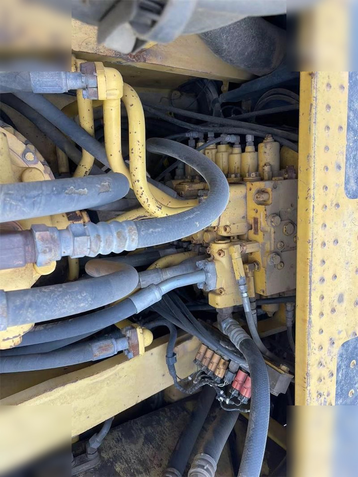Pelle sur chenille KOMATSU PC400-8: photos 7