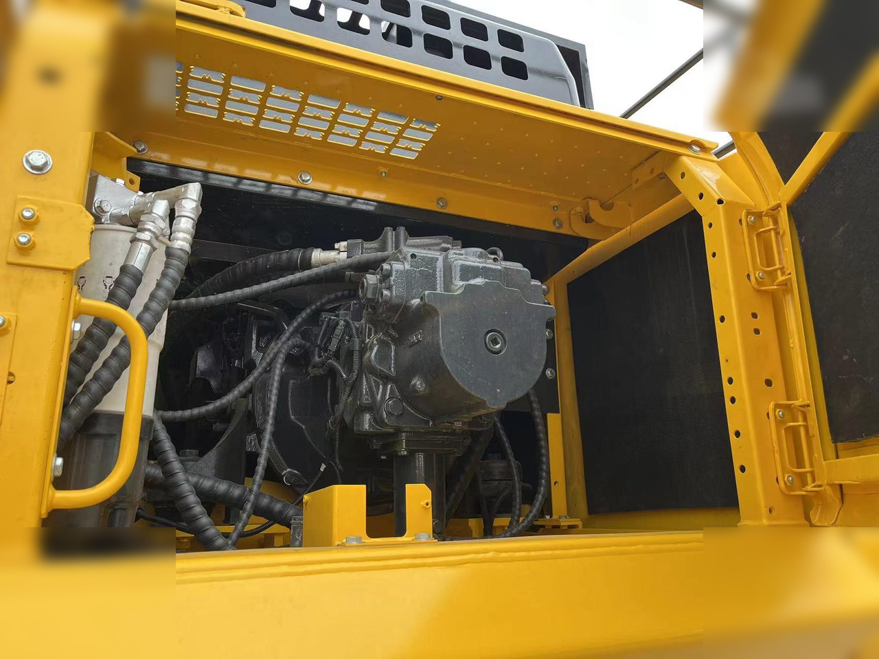 Pelle sur chenille KOMATSU PC450-8: photos 8