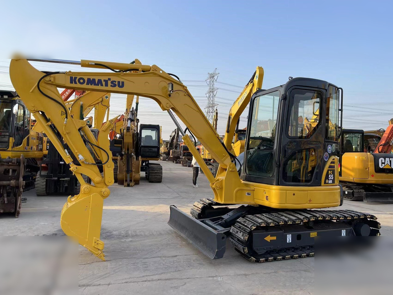 KOMATSU PC55MR-2 - Mini pelle: photos 1 KOMATSU PC55MR-2 - Mini pelle: photos 1