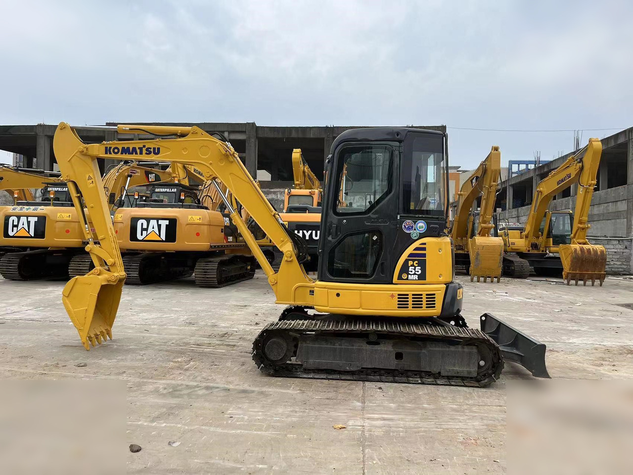 KOMATSU PC55MR-2 - Mini pelle: photos 2 KOMATSU PC55MR-2 - Mini pelle: photos 2