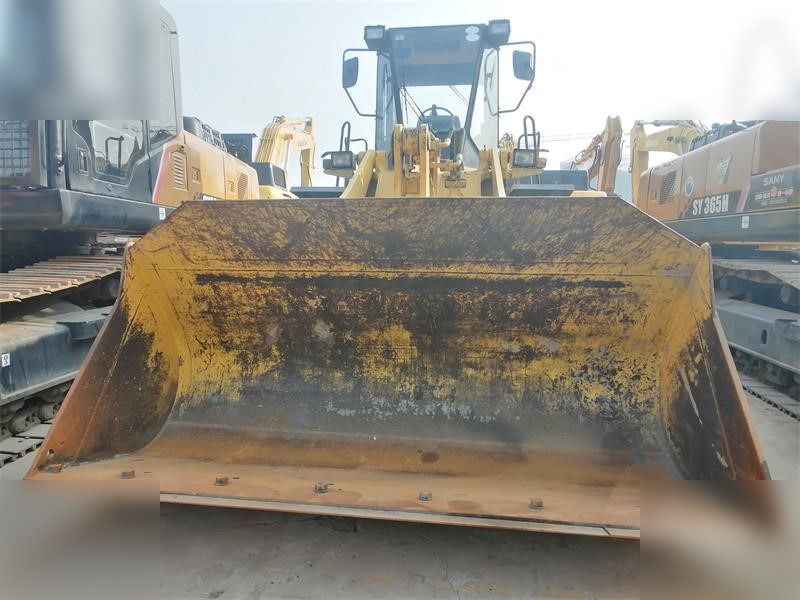 KOMATSU WA320-3 - Chargeuse sur pneus: photos 4 KOMATSU WA320-3 - Chargeuse sur pneus: photos 4