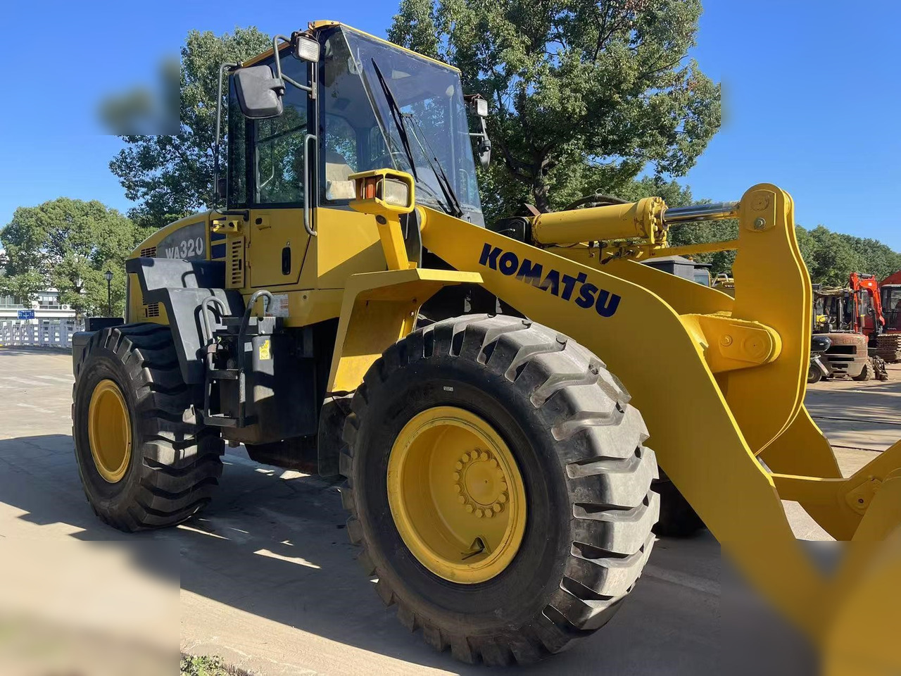 Chargeuse sur pneus KOMATSU WA320-5: photos 6