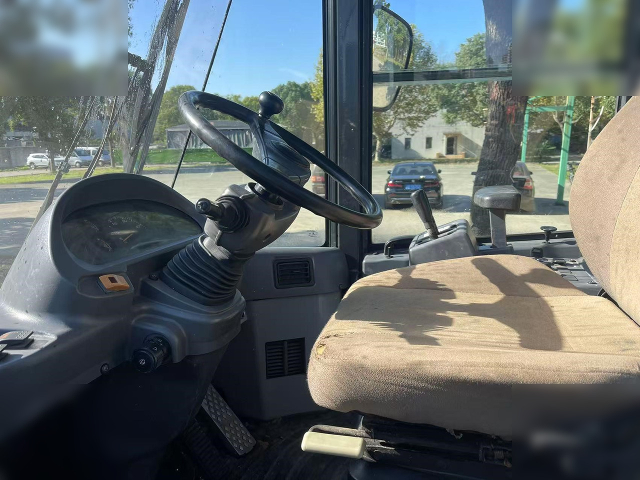 Chargeuse sur pneus KOMATSU WA320-5: photos 8