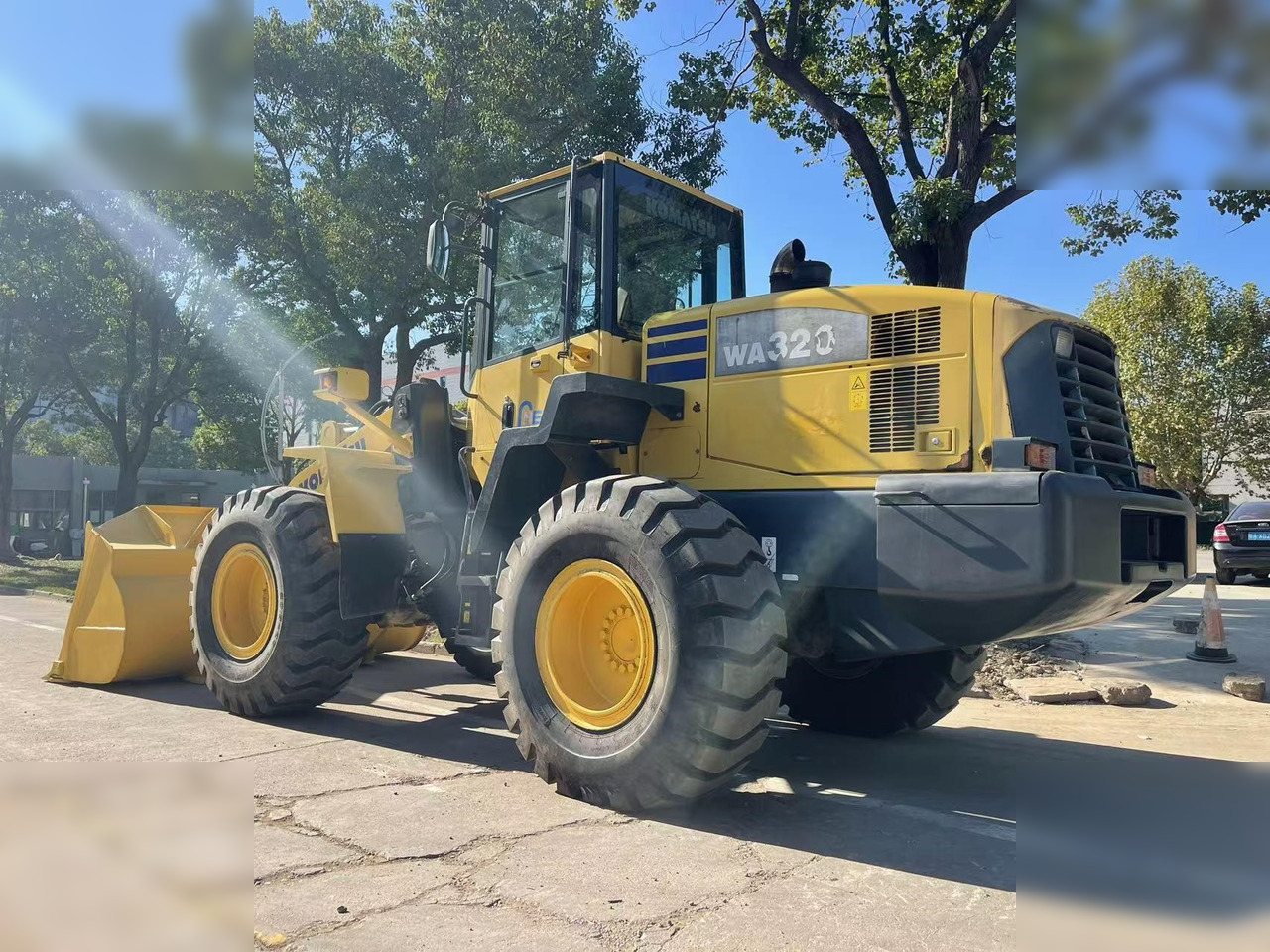Chargeuse sur pneus KOMATSU WA320-5: photos 7