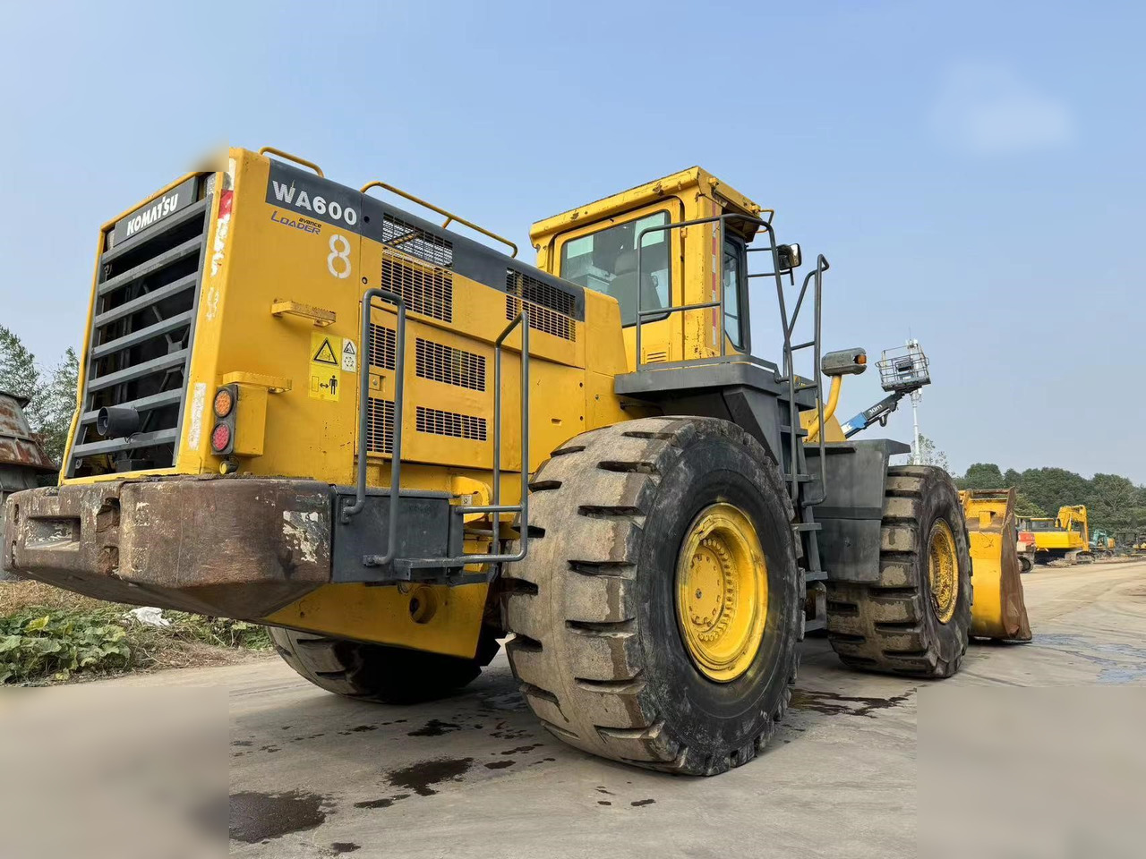 KOMATSU WA600-3 - Chargeuse sur pneus: photos 4 KOMATSU WA600-3 - Chargeuse sur pneus: photos 4
