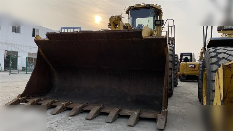 KOMATSU WA600-3 - Chargeuse sur pneus: photos 5 KOMATSU WA600-3 - Chargeuse sur pneus: photos 5