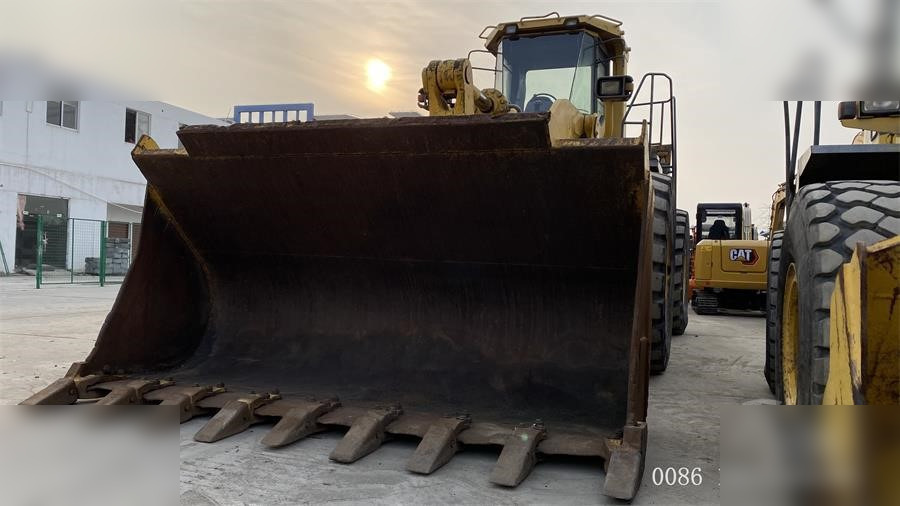 KOMATSU WA600-3 - Chargeuse sur pneus: photos 5 KOMATSU WA600-3 - Chargeuse sur pneus: photos 5