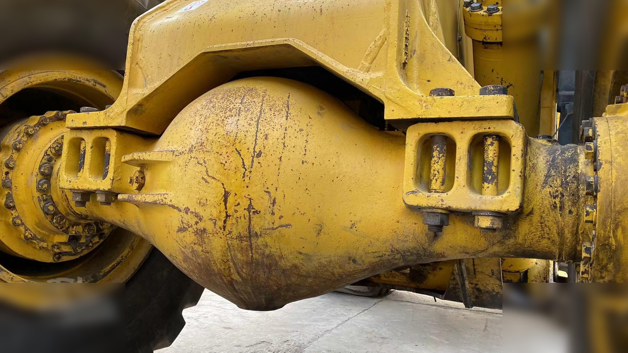 KOMATSU WA600-3 - Chargeuse sur pneus: photos 2 KOMATSU WA600-3 - Chargeuse sur pneus: photos 2