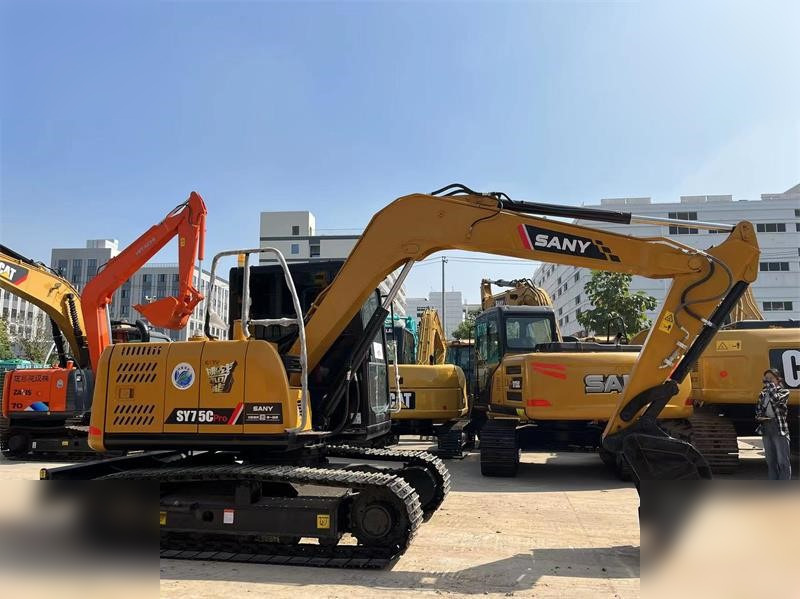 SANY SY75C - Pelle sur chenille: photos 3 SANY SY75C - Pelle sur chenille: photos 3