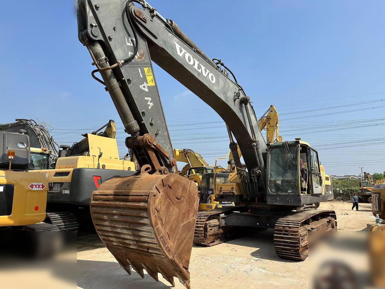 VOLVO EC140DL - Pelle sur chenille: photos 4 VOLVO EC140DL - Pelle sur chenille: photos 4