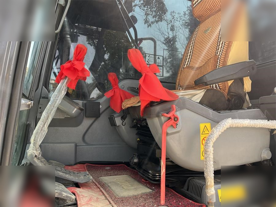 VOLVO EC140DL - Pelle sur chenille: photos 3 VOLVO EC140DL - Pelle sur chenille: photos 3
