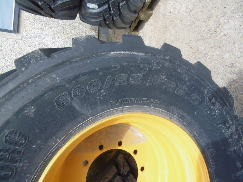 Trelleborg Twin 4 st fabriksnya 600-55/26,5 - Pneu pour Engins de chantier: photos 3 Trelleborg Twin 4 st fabriksnya 600-55/26,5 - Pneu pour Engins de chantier: photos 3