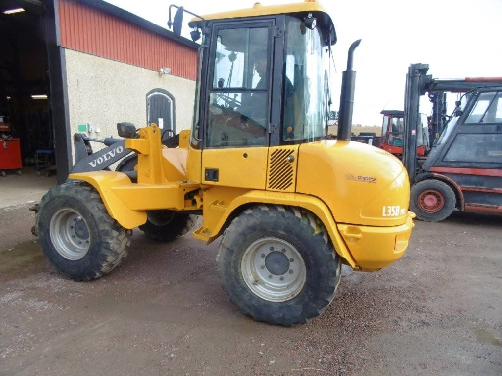 Volvo L 35  - Chargeuse sur pneus: photos 4 Volvo L 35  - Chargeuse sur pneus: photos 4