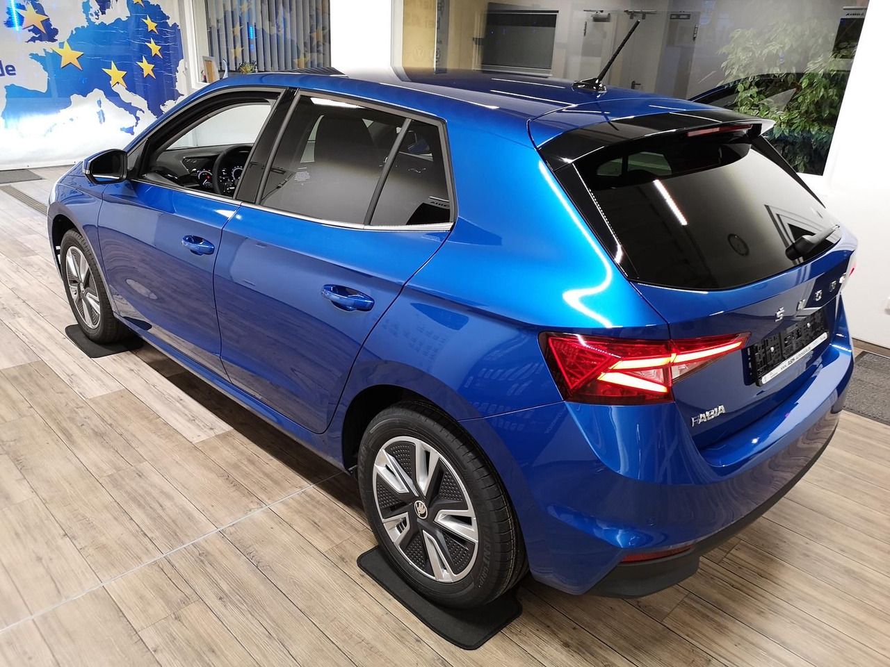 Skoda Fabia Style 1,0TSI 81 kW+R-KAM+2xPDC+LED+DAB+SHZ - Berline: photos 3 Skoda Fabia Style 1,0TSI 81 kW+R-KAM+2xPDC+LED+DAB+SHZ - Berline: photos 3