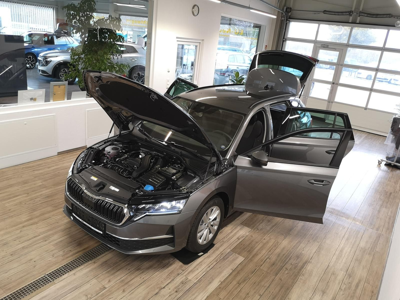 Skoda Octavia Combi Selection DSG*R-KAM*LED*DAB*2xPDC* - Voiture break: photos 5 Skoda Octavia Combi Selection DSG*R-KAM*LED*DAB*2xPDC* - Voiture break: photos 5