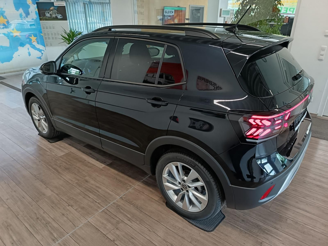 Volkswagen T-Cross Life 1.5 TSI DSG*AHK*MATRIX LED*ACC*SHZ* - SUV: photos 4 Volkswagen T-Cross Life 1.5 TSI DSG*AHK*MATRIX LED*ACC*SHZ* - SUV: photos 4