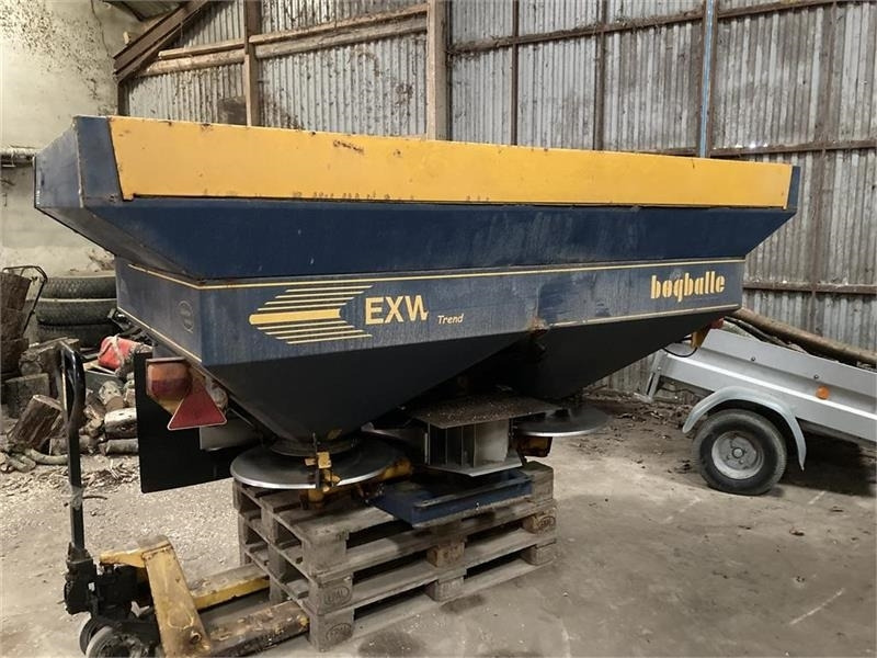 Bogballe EXW Trend. 2200L - Distributeur d'engrais: photos 1 Bogballe EXW Trend. 2200L - Distributeur d'engrais: photos 1