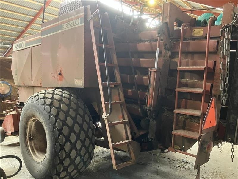 Hesston 4900 - Presse à balles cubiques: photos 3 Hesston 4900 - Presse à balles cubiques: photos 3