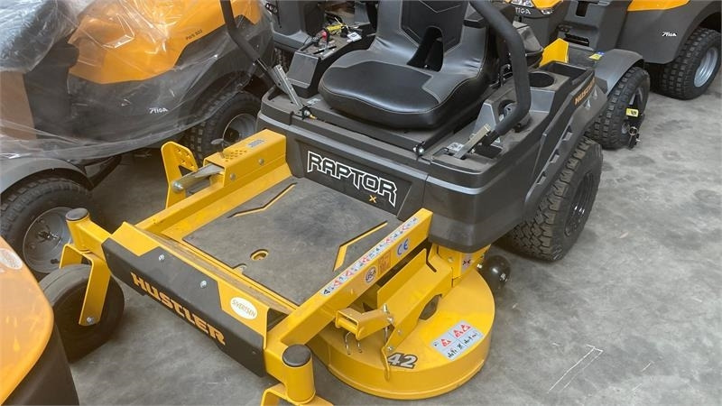 Hustler Raptor X 42 - Motofaucheuse: photos 1 Hustler Raptor X 42 - Motofaucheuse: photos 1