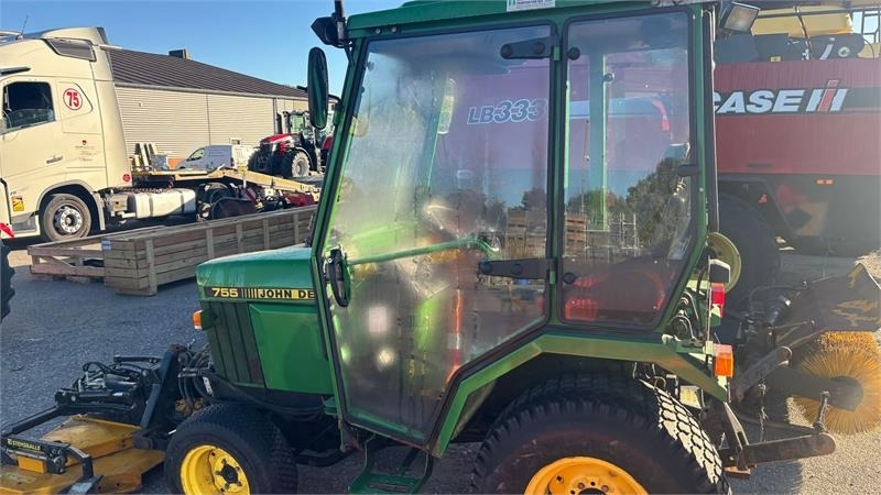 John Deere 755 Kompakt traktor - Tracteur communal: photos 5 John Deere 755 Kompakt traktor - Tracteur communal: photos 5