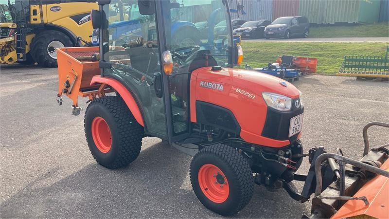 Kubota B2261 med 120 cm kost og udlægger  - Tracteur communal: photos 4 Kubota B2261 med 120 cm kost og udlægger  - Tracteur communal: photos 4