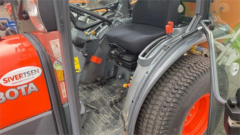 Kubota STW37 Kompakttraktor  - Tracteur communal: photos 4 Kubota STW37 Kompakttraktor  - Tracteur communal: photos 4