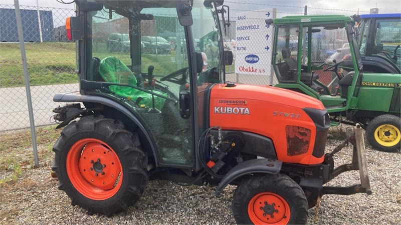 Kubota STW37 Kun 1145 timer  - Tracteur communal: photos 1 Kubota STW37 Kun 1145 timer  - Tracteur communal: photos 1