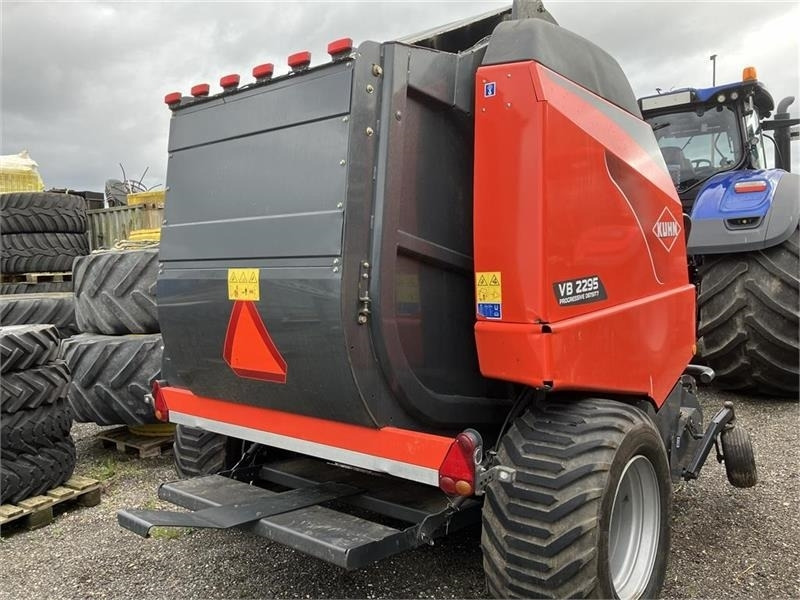 Kuhn VB 2295 - Presse à balles rondes: photos 3 Kuhn VB 2295 - Presse à balles rondes: photos 3