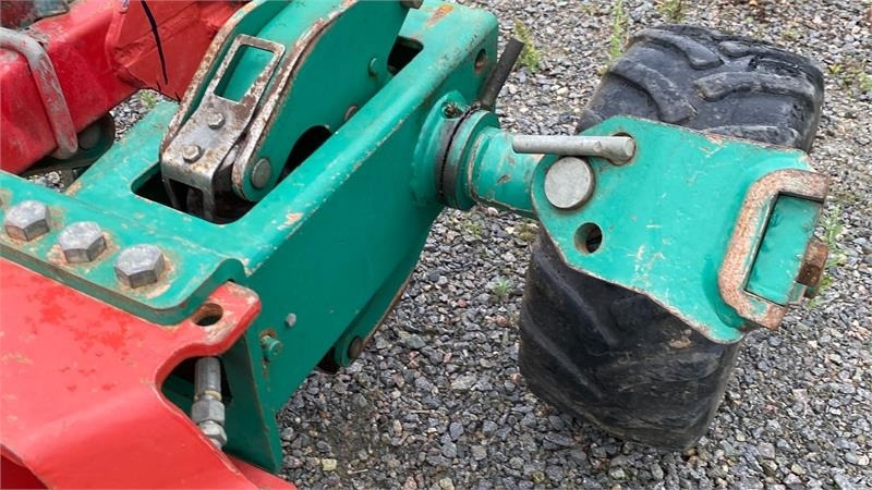 Kverneland EG 100-300-28 - Charrue: photos 4 Kverneland EG 100-300-28 - Charrue: photos 4