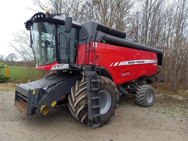 Massey Ferguson 9380 DELTA 35 fods Powerflow - Moissonneuse-batteuse: photos 1 Massey Ferguson 9380 DELTA 35 fods Powerflow - Moissonneuse-batteuse: photos 1