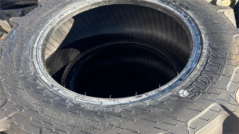 Mitas 420/70-24 - Pneu pour Véhicule de voirie/ Spécial: photos 2 Mitas 420/70-24 - Pneu pour Véhicule de voirie/ Spécial: photos 2