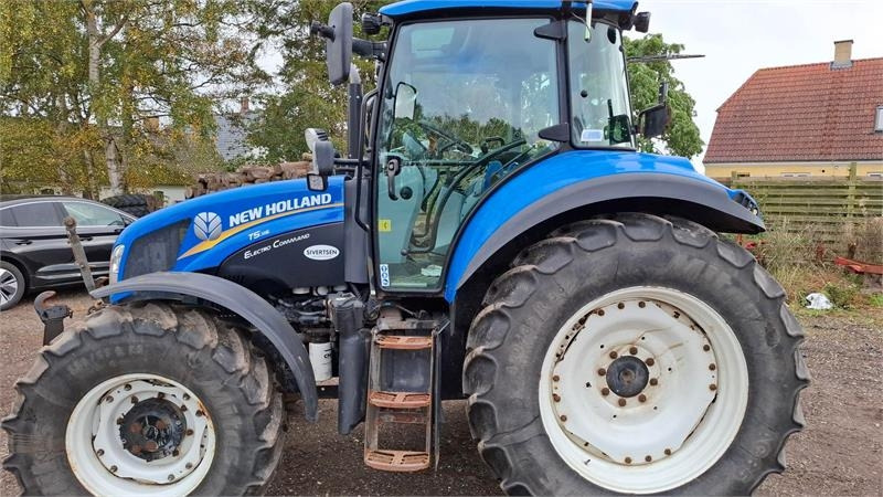 New Holland T5.115 EC - Tracteur agricole: photos 3 New Holland T5.115 EC - Tracteur agricole: photos 3