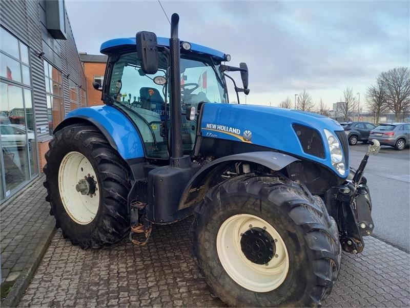 New Holland T7.220 - Tracteur agricole: photos 5 New Holland T7.220 - Tracteur agricole: photos 5